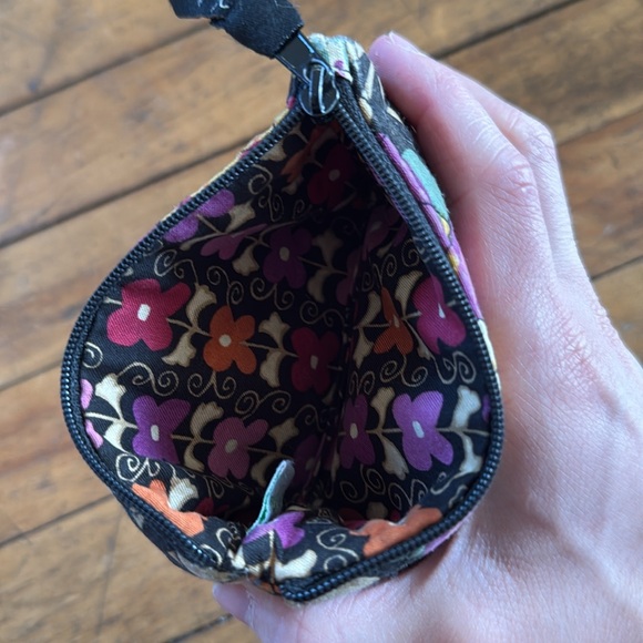 Vera Bradley Floral Cloth Patterned Women’s Wallet - Picture 3 of 3